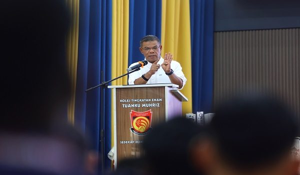 SEREMBAN, 16 Jun -- Menteri Dalam Negeri Datuk Seri Saifuddin Nasution Ismail ketika berucap pada Program Citra Negara Menteri Dalam Negeri: Sekolah Selamat di Kolej Tingkatan 6 Tuanku Muhriz hari ini.

--fotoBERNAMA (2026) HAK CIPTA TERPELIHARA