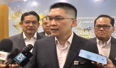 Timbalan Menteri Pendidikan, Wong Kah Woh berkata, kadar enrolmen murid sekolah menengah ketika ini berada pada 94 peratus.