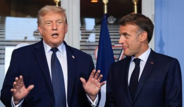Trump dan Macron mengadakan pertemuan dua hala sempena Sidang Kemuncak G7 di Perancis/Foto REUTERS