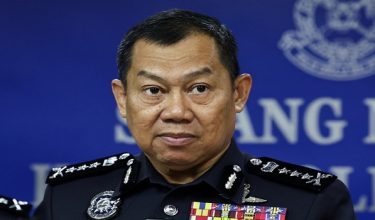 JOHOR BAHRU, 5 Mac -- Ketua Polis Johor, Datuk Ab Rahaman Arsad pada sidang media berhubung kes samun wang tunai RM500,000 di kawasan Pasir Gudang, di Ibu Pejabat Polis Kontinjen Johor hari ini.

--fotoBERNAMA (2026) HAK CIPTA TERPELIHARA