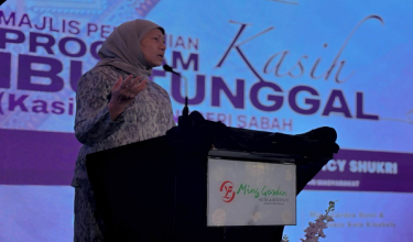 Foto FB Hajah Nancy Haji Shukri