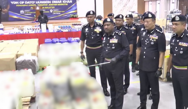 Sidang media kejayaan polis di Ibu Pejabat Polis Kontinjen (IPK) Johor, Johor Bahru