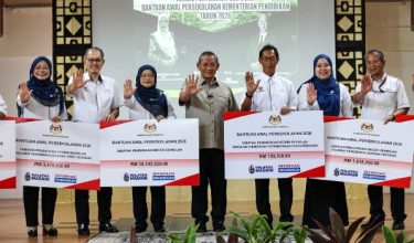 Foto Facebook Datuk Seri Aminuddin Harun