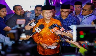 Datuk Armizan Mohd Ali ditemui pemberita ketika menghadiri Majlis Advokasi Royalti Muzik di ibu negara / BERNAMA