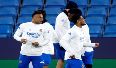 Dua pemain Real Madrid, Kylian Mbappe (kiri) dan Jude Bellingham (kanan) kembali menjalani sesi latihan bersama rakan sepasukan di Stadium Etihad, Manchester pada 16 Mac 2026/Foto REUTERS