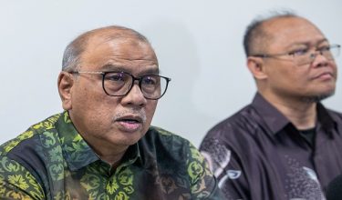 IPOH, 9 April -- Pengerusi Jawatankuasa Pembangunan Luar Bandar, Perladangan, Pertanian dan Industri Makanan negeri, Datuk Mohd Zolkafly Harun, bercakap pada sidang media pada program Sesi Libat Urus Pindaan Akta Perikanan 2025 dan Kesan Perang Iran–Amerika Syarikat terhadap sektor perikanan negara, anjuran Jabatan Perikanan Malaysia Negeri Perak di Jabatan Perikanan Negeri Perak, di sini, hari ini.

Turut hadir Ketua Pengarah Perikanan Malaysia, Datuk Adnan Hussain.

--fotoBERNAMA (2026) HAK CIPTA TERPELIHARA