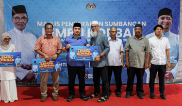 Majlis penyerahan sumbangan lembu korban di Masjid Tengku Abdullah Al-Haj, Chengal Lempong