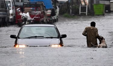 Bandar Rawalpindi ditenggelami air/ Foto AFP