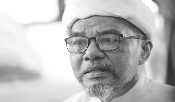 Penyanyi popular era 90-an, Sheqal, meninggal dunia pada usia 60 tahun akibat jangkitan kuman dan komplikasi paru-paru berair di Hospital Tuanku Ja'afar, Seremban / Foto Bernama