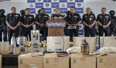 Ketua Polis Negara, Datuk Seri Mohd Khalid Ismail bercakap dalam  dalam sidang media di Pusat Latihan Polis (Pulapol) Kuala Lumpur / Foto Bernama