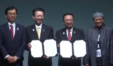 Menteri Sains, Teknologi dan Inovasi, Chang Lih Kang (tiga dari kanan)/RTM