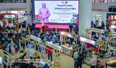 Foto Facebook Kementerian Perladangan dan Komoditi