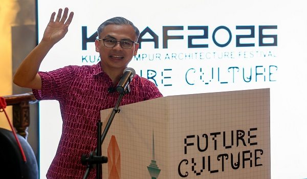 KUALA LUMPUR, 18 April -- Menteri Komunikasi Datuk Fahmi Fadzil menyampaikan ucapan perasmian pada Persidangan Datum sempena Festival Seni Bina Kuala Lumpur (KLAF) 2026 anjuran Pertumbuhan Arkitek Malaysia (PAM) di The Linc Kuala Lumpur hari ini.

-- fotoBERNAMA (2026) HAK CIPTA TERPELIHARA