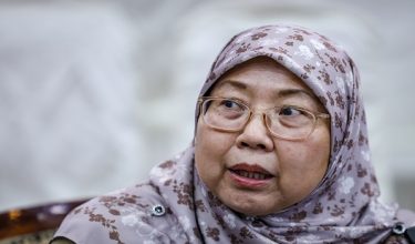 JOHOR BAHRU, 18 Mei -- Timbalan Menteri Perdagangan Dalam Negeri dan Kos Sara Hidup, Datuk Dr Fuziah Salleh bercakap kepada pemberita pada Program Advokasi Dasar Pengguna 2.0 dan Bual Bicara Pengguna di sini hari ini.

--fotoBERNAMA (2026) HAK CIPTA TERPELIHARA