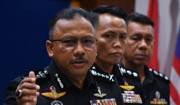 KOTA BHARU, 18 Mei -- Ketua Polis Kelantan Datuk Mohd Yusoff Mamat menjawab pertanyaan pemberita pada sidang media di Ibu Pejabat Polis Kontinjen (IPK) Kelantan hari ini.
 
--fotoBERNAMA (2026) HAK CIPTA TERPELIHARA