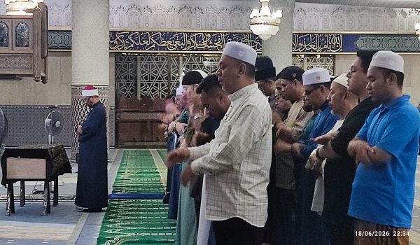1806 JENAZAH SUAMI NANCY