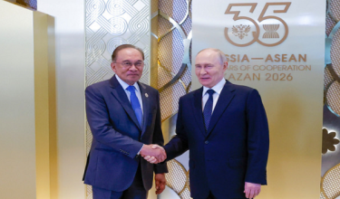 Perdana Menteri Datuk Seri Anwar Ibrahim mengadakan pertemuan dua hala dengan Presiden Rusia Vladimir Putin di sini. / Foto BERNAMA