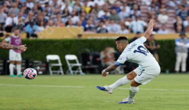 Penyerang Inter, Lautaro Martinez menyelamatkan maruah Inter Milan ketika seri 1-1 dengan wakil Mexico, Monterrey / Foto REUTERS
