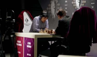 Hikaru Nakamura (kiri) / Foto Reuters
