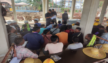 Sebahagian daripada PATI warga Bangladesh yang ditahan dalam serbuan di sebuah tapak pembinaan di Kuala Terengganu, semalam.
