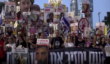 Warga Israel tuntut perang segera dihentikan/Foto Reuters