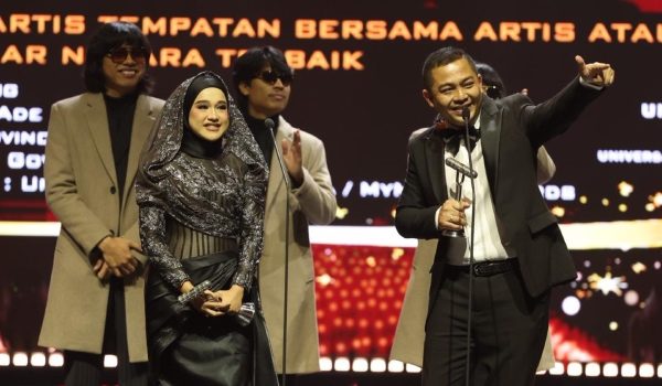 Ernie Zakri & Ade Govinda