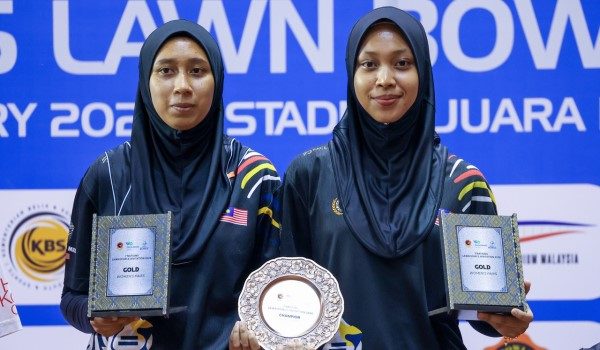 Pemain regu wanita negara, Nur Syafira Mohamad Rezuan (kanan) dan Nurul Balqis Anisha Bakar/BERNAMA