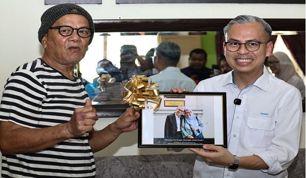 Menteri Komunikasi, Datuk Fahmi Fadzil / BERNAMA