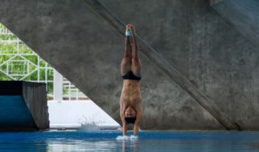 penerjun muda negara Elvis Priestly beraksi pada Kejohanan Ujian Terjun Kebangsaan di Pusat Akuatik Nasional di Bukit Jalil hari ini/Foto BERNAMA
