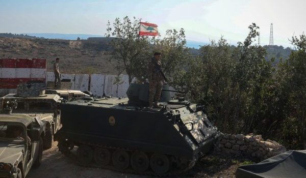 Tentera Lubnan berkawal di sempadan Lubnan-Israel di Naqoura/Foto Fail REUTERS