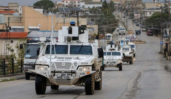 Kenderaan UNIFIL bergerak di Qlayaa ketika ketegangan Israel-Hizbullah memuncak di selatan Lubnan/Foto fail REUTERS