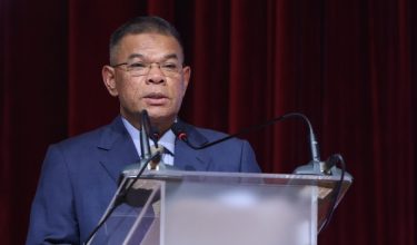 PUTRAJAYA, 19 Mei -- Menteri Dalam Negeri Datuk Seri Saifuddin Nasution Ismail ketika berucap pada Majlis Anugerah Perkhidmatan Cemerlang (APC) Jabatan Imigresen di Dewan De’ Seri Endon Puspanitapuri, Presint 10 hari ini.

--fotoBERNAMA (2026) HAK CIPTA TERPELIHARA