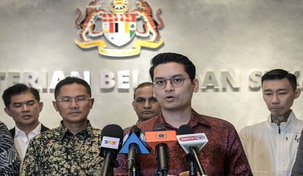 Menteri Belia dan Sukan Dr Mohammed Taufiq Johari pada sidang media selepas mempengerusikan Mesyuarat Jawatankuasa Road To Gold (RTG) di Kementerian Belia dan Sukan/Foto BERNAMA