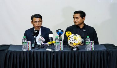 Tan Cheng Hoe dan Mohd Nafuzi Zain mengadakan sidang media mengenai Projek "The Elite Games" di Wisma FAM - Foto FB FAM