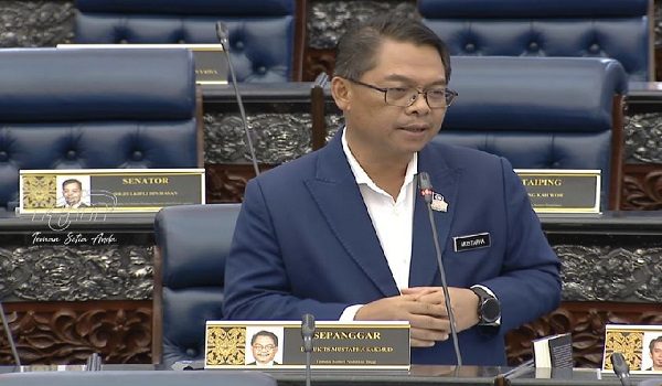 Timbalan Menteri Pendidikan Tinggi, Datuk Mustapha Sakmud
