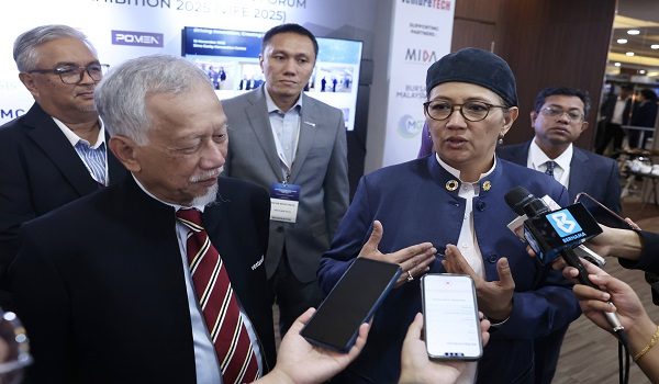 Timbalan Menteri Ekonomi, Datuk Hanifah Hajar Taib bercakap pada sidang media selepas merasmikan VentureTECH Innovation Forum & Exhibition 2025 (VIFE 2025) di Kuala Lumpur/ BERNAMA