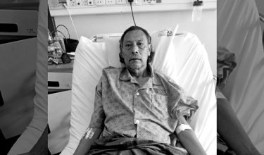 Pelakon veteran, Zailan Kamarudin atau lebih dikenali sebagai Lan Zailan telah menghembuskan nafas terakhir pada pukul 4.15 pagi tadi akibat kanser pankreas di Pusat Perubatan Universiti Malaya (PPUM) / Foto FB Ruby Sara Omar