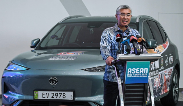 Menteri Pelaburan, Perdagangan dan Industri, Tengku Datuk Seri Zafrul Abdul Aziz / Foto Bernama