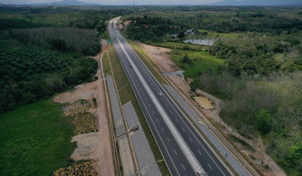 Ciri utama projek ini merangkumi penambahan satu lorong bagi setiap arah serta pelebaran bahu jalan daripada 2.5 meter kepada 3 meter di kedua-dua belah / Foto ihsan AFA PRIME Bhd
