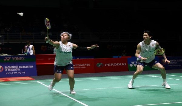 Beregu campuran utama negara, Cheng Tang Jie-Toh Ee Wei menewaskan wakil Kanada, Jonathan Bing-Crystal Lai dengan keputusan 21-6, 21-14 - Foto BERNAMA