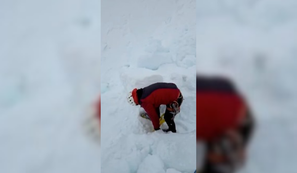 Operasi mencari dan menyelamat pasangan suami isteri yang ditimpa salji ketika mendaki Gunung Nevado Tocllaraju di wilayah Ancash/ REUTERS