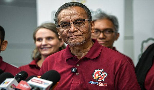 KUALA LUMPUR, 20 Jun -- Menteri Kesihatan Datuk Seri Dr Dzulkefly Ahmad bercakap pada sidang media Program Cik Era Naik MRT di Station TRX hari ini.

--fotoBERNAMA (2026) HAK CIPTA TERPELIHARA