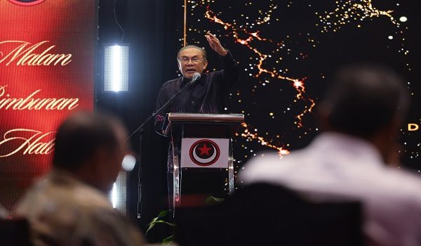 SEREMBAN, 20 Jun -- Perdana Menteri Datuk Seri Anwar Ibrahim ketika berucap pada Majlis Makan Malam Himpunan Pertubuhan Lima Generasi Malaysia di sebuah hotel malam ini..

--fotoBERNAMA (2026) HAK CIPTA TERPELIHARA