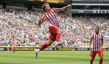 Pablo Barrios (kiri) meraikan jaringannya berdepan Seattle Sounders/AFP