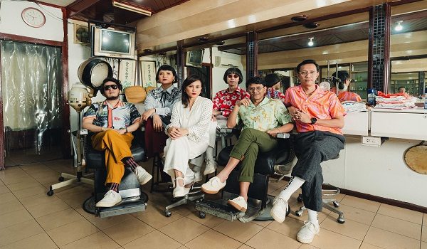 Dua kumpulan popular Indonesia, White Shoes & The Couples Company dan NonaRia