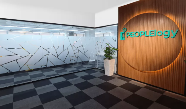 PEOPLElogy Bhd mengesahkan komitmennya untuk meneruskan rancangan penyenaraian di Pasaran ACE Bursa Malaysia pada 20 Mei ini / Foto PEOPLElogy Bhd