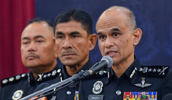 Ketua Polis Selangor, Datuk Shazeli Kahar (tiga dari kiri)/BERNAMA