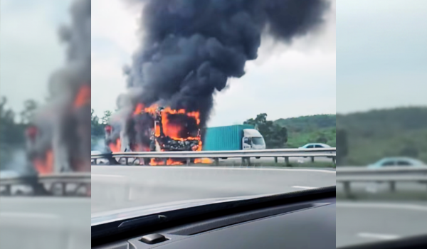 2105 MLK BAS TERBAKAR