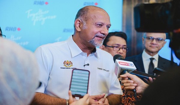 2105 NSL STRATEGI KEPERCAYAA N DIGITAL
