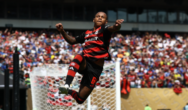 Wallace Yan meraikan jaringan ketiga Flamengo dalam kemenangan 3-1 ke atas Chelsea dalam aksi Kumpulan D Piala Dunia Kelab FIFA 2025 / REUTERS
